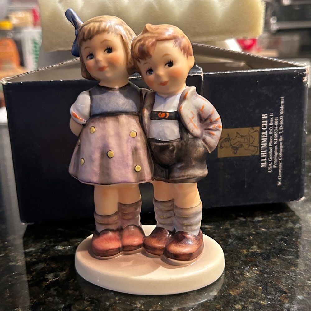 MJ Hummel Porcelain Figurine The Little Pair #215 Hum 449